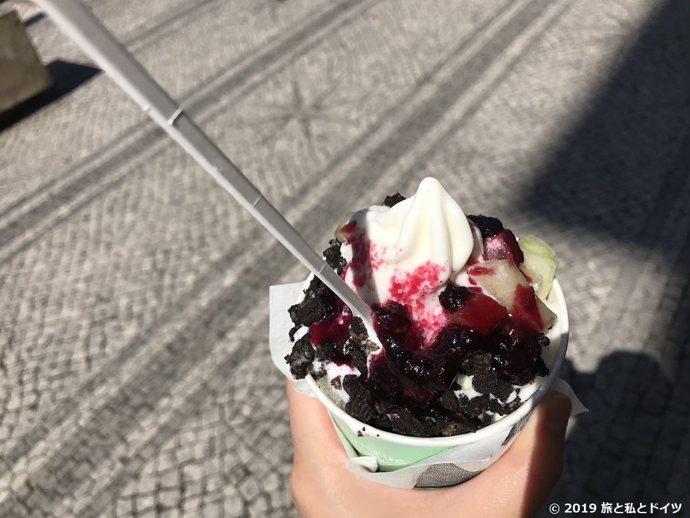 コインブラ大学前で食べたアイス