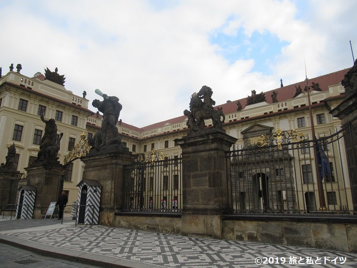 プラハ城西門